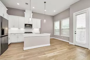306 Chobani Ln, Houston, TX 77091 - Photo 4