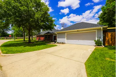 200 Canterbury Drive, Conroe, TX 77303 - Photo 34