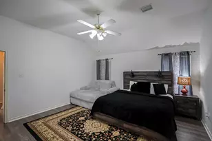 200 Canterbury Dr, Conroe, TX 77303 - Photo 14