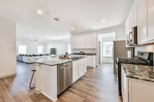 1702 Perch St, Alvin, TX 77511 - Photo 4