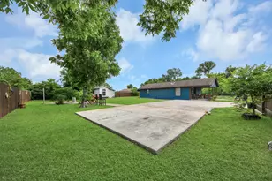 8227 Chadwick St, Houston, TX 77029 - Photo 8