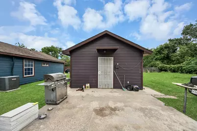 8227 Chadwick Street, Houston, TX 77029 - Photo 14