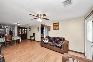 8227 Chadwick St, Houston, TX 77029 - Photo 20