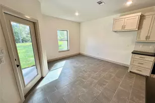 1003 S Anderson St, Angleton, TX 77515 - Photo 8