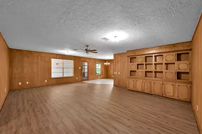206 E Powell Street, Willis, TX 77378 - Photo 8
