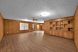 206 E Powell St, Willis, TX 77378 - Photo 8