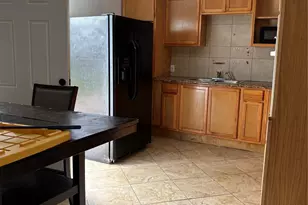 828 N Chenango St, Angleton, TX 77515 - Photo 14