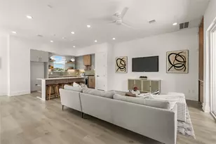606 Skyland Terrace Way, Houston, TX 77009 - Photo 12