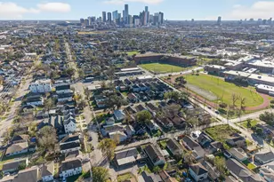 1222 Genova St, Houston, TX 77009 - Photo 2