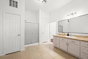 1 Wellington Ln, Sugar Land, TX 77478 - Photo 14