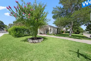 1 Wellington Ln, Sugar Land, TX 77478 - Photo 2