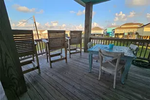 1001 S Stingaree Dr, Crystal Beach, TX 77650 - Photo 16