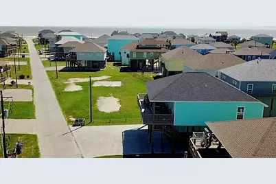 1001 S Stingaree Drive, Crystal Beach, TX 77650 - Photo 24