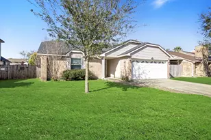 1209 Wildwood Dr, Deer Park, TX 77536 - Photo 2