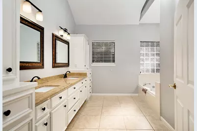 44 Lake Forest Circle, Conroe, TX 77384 - Photo 24