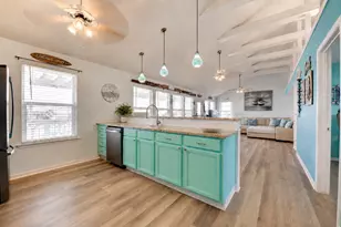 4235 San Jacinto Dr, Galveston, TX 77554 - Photo 10