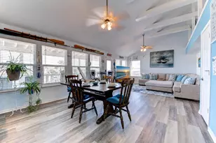 4235 San Jacinto Dr, Galveston, TX 77554 - Photo 8