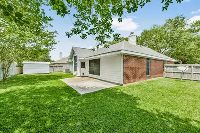 2910 Queen Victoria Street, Pearland, TX 77581 - Photo 18
