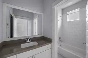 1606 Westside Gardens Ln, Houston, TX 77055 - Photo 32