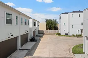 1606 Westside Gardens Ln, Houston, TX 77055 - Photo 4