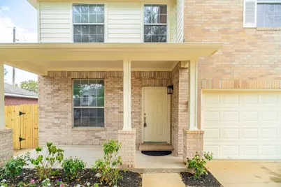 16327 Woma Ct Court, Sugar Land, TX 77498 - Photo 2