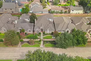 5030 Huntwick Parc Ct, Houston, TX 77069 - Photo 32
