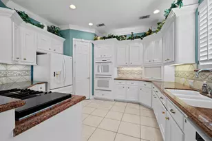 5030 Huntwick Parc Ct, Houston, TX 77069 - Photo 16