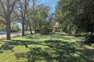 2110 16th St, Hondo, TX 78861 - Photo 1