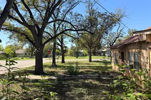 2110 16th St, Hondo, TX 78861 - Photo 18