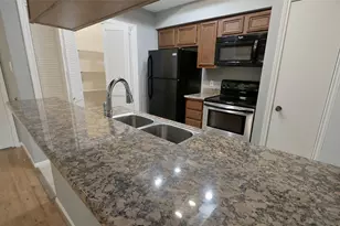 800 Country Pl Dr, Houston, TX 77079 - Photo 12