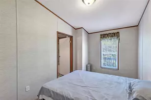 637 Troy St, Anahuac, TX 77514 - Photo 14