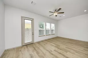 2119 Esther Dr, Houston, TX 77088 - Photo 14