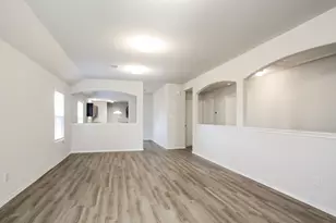 8810 Lar-Ree Oaks Circle, Houston, TX 77028 - Photo 4