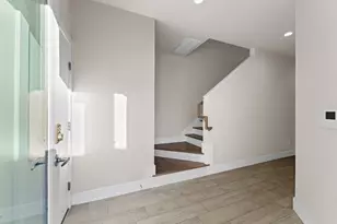 4904 Noble St, Houston, TX 77020 - Photo 2