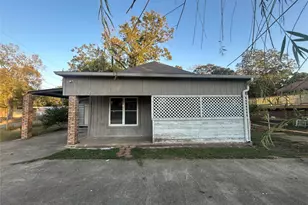 511 Thomas St, Center, TX 75935 - Photo 2