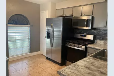 1623 Canary Circle, League City, TX 77573 - Photo 4