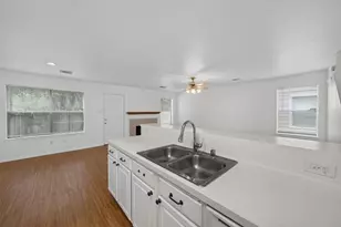 130 S Walden Elms Cir, The Woodlands, TX 77382 - Photo 12