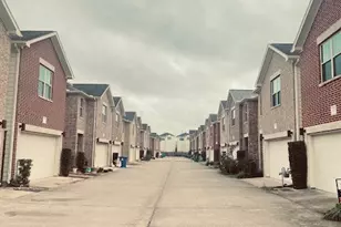 3729 Main Poplar Dr, Houston, TX 77025 - Photo 24