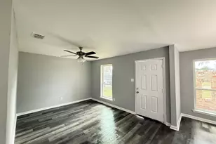 8646 Whitecastle Ln, Houston, TX 77088 - Photo 4