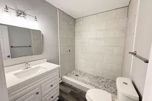 8646 Whitecastle Ln, Houston, TX 77088 - Photo 16