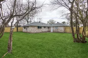 8646 Whitecastle Ln, Houston, TX 77088 - Photo 18