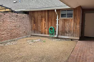 1539 Ramada Dr, Houston, TX 77062 - Photo 10