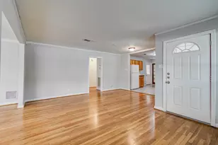 5519 Huisache St, Houston, TX 77081 - Photo 8