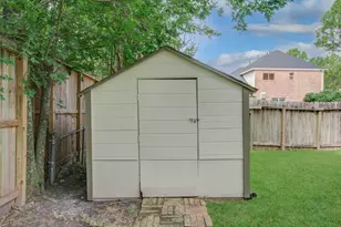 5519 Huisache St, Houston, TX 77081 - Photo 38