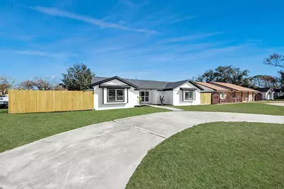 2701 Mustang Road, Alvin, TX 77511 - Photo 38