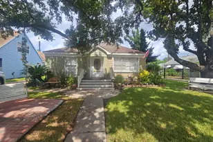 6427 Pinehurst Dr, Houston, TX 77023 - Photo 1