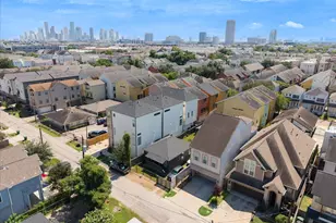 4415 Marina St, Houston, TX 77007 - Photo 2