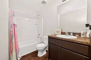 10538 Pine Landing Dr, Houston, TX 77088 - Photo 16