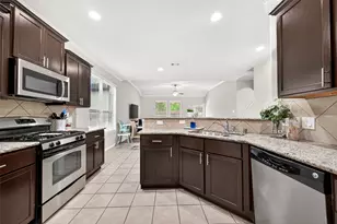 8 Landscape Ct, Conroe, TX 77301 - Photo 20