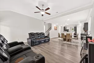 8 Landscape Ct, Conroe, TX 77301 - Photo 10
